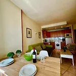 Beachfront In Benalbeach Appartamento